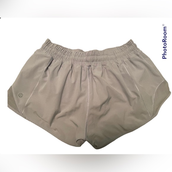 Lululemon 'hotty hot' shorts - Picture 2 of 3
